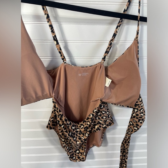 Aerie NWT Brown Leopard Print One piece Full Coverage Swimsuit Medium Juniors - Picture 3 of 9